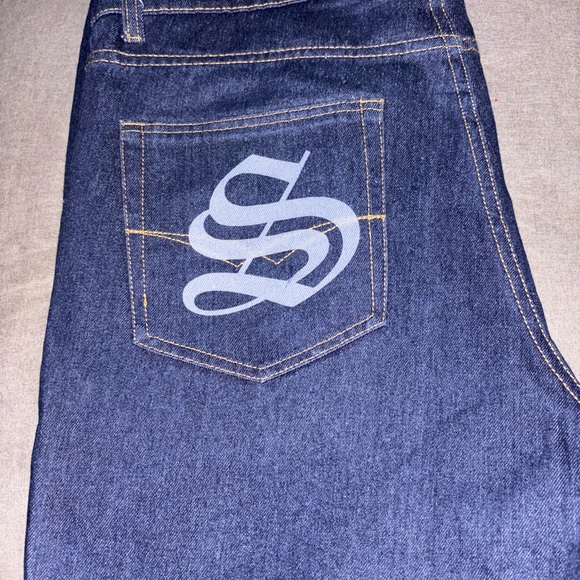 Unique Graphic Denim Jeans - Picture 4 of 5